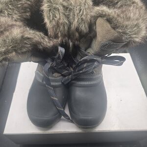 Khombu Black and Brown Winter Boots with Faux Fur